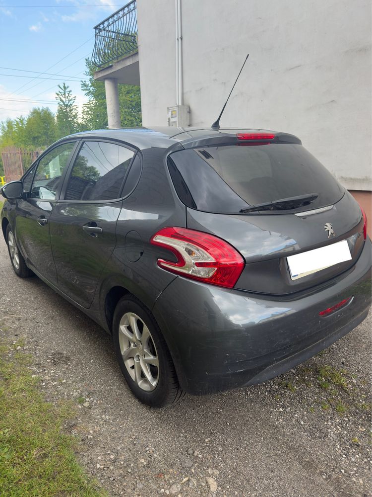 Peugeot 208 1.2 puretech 2014R