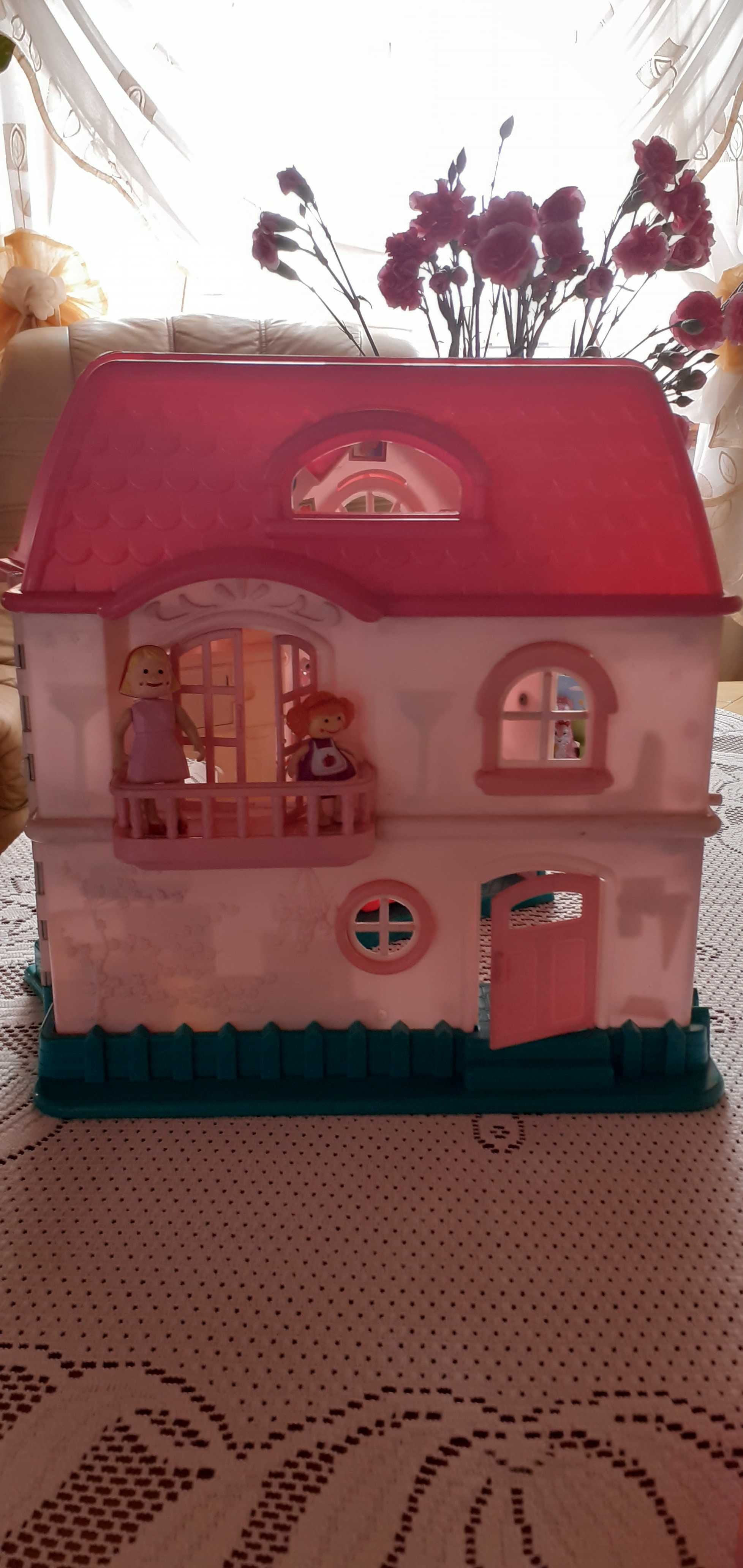 Domek zabawka składany z zabawkami dla dziecka
