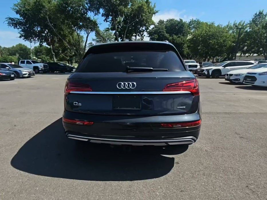 Audi Q5 Premium Plus 2023 ауди