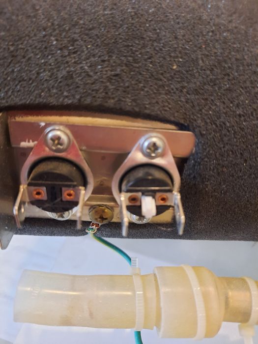 Кулер  для води. Нагрівальний єлемент..