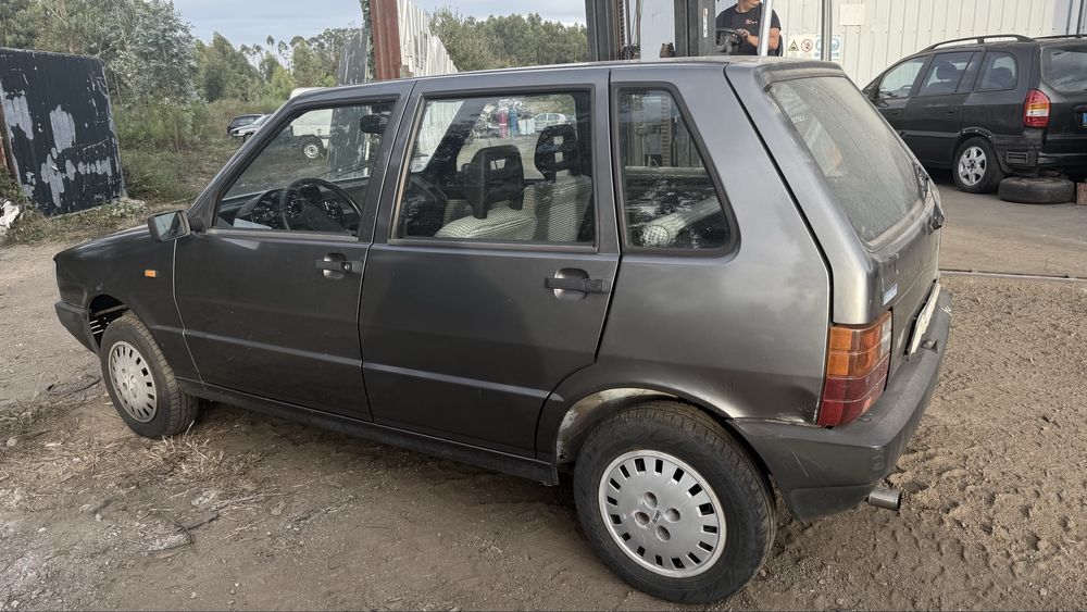 Fiat uno 60 SL  1.1  Gasolina ano 1988 para peças