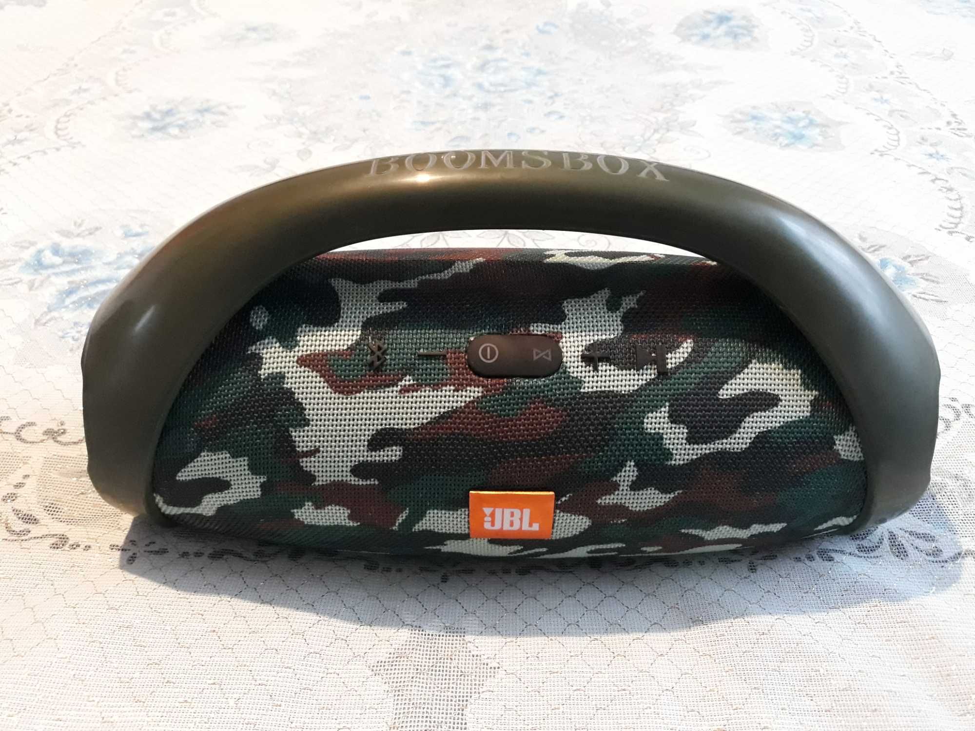 Продам бумбокс JBL