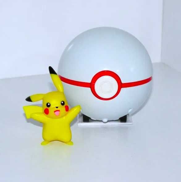 Conjunto de Pokebola + Pokemon Pikachu Original Nintendo Tomy