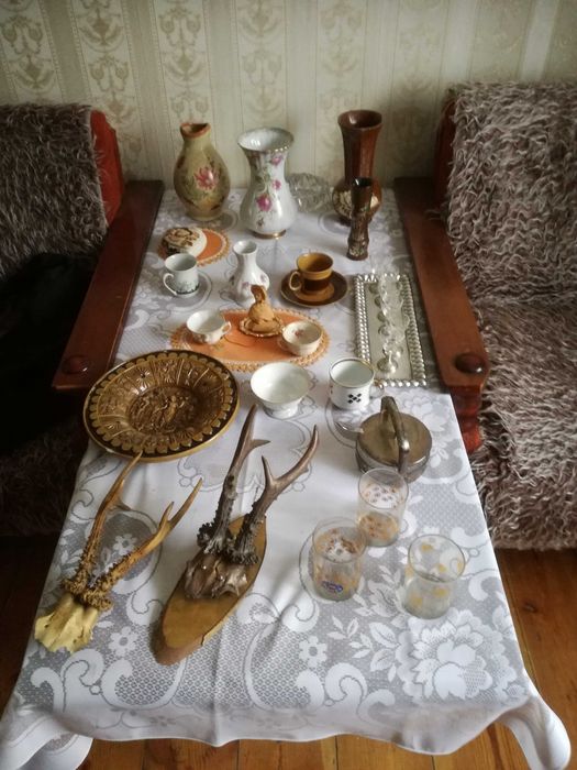 filiżanki i podstawki