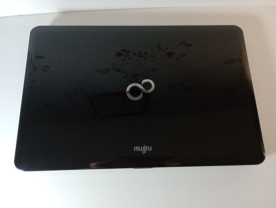 Ноутбук Fujitsu.