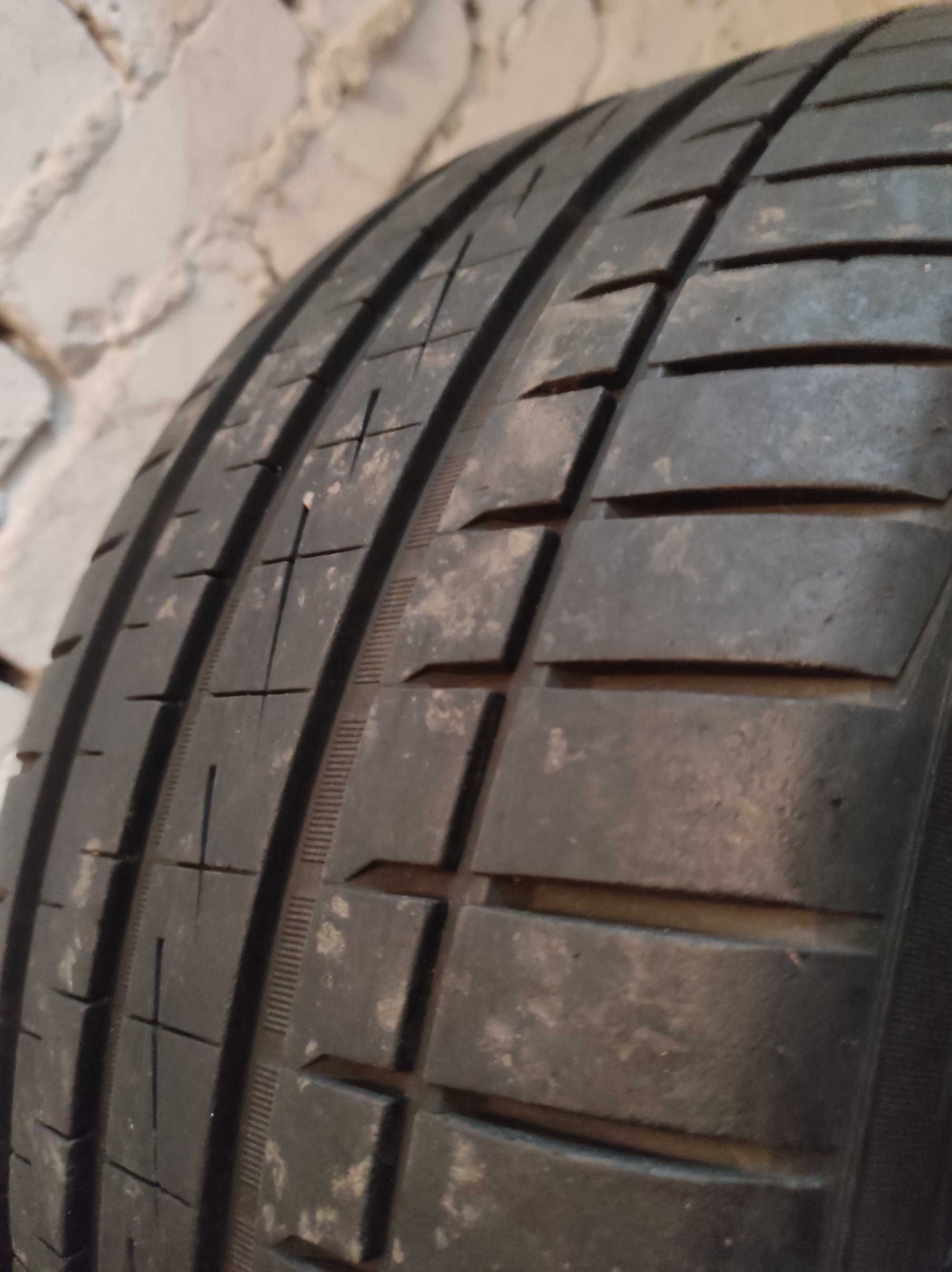 Opony lato Vredestein 225/40 r18