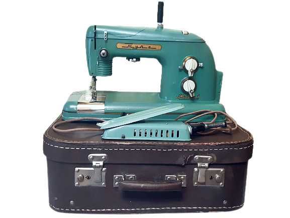 Раритет 1961 швейная машина Тула с электроприводом, идеал - как новая.