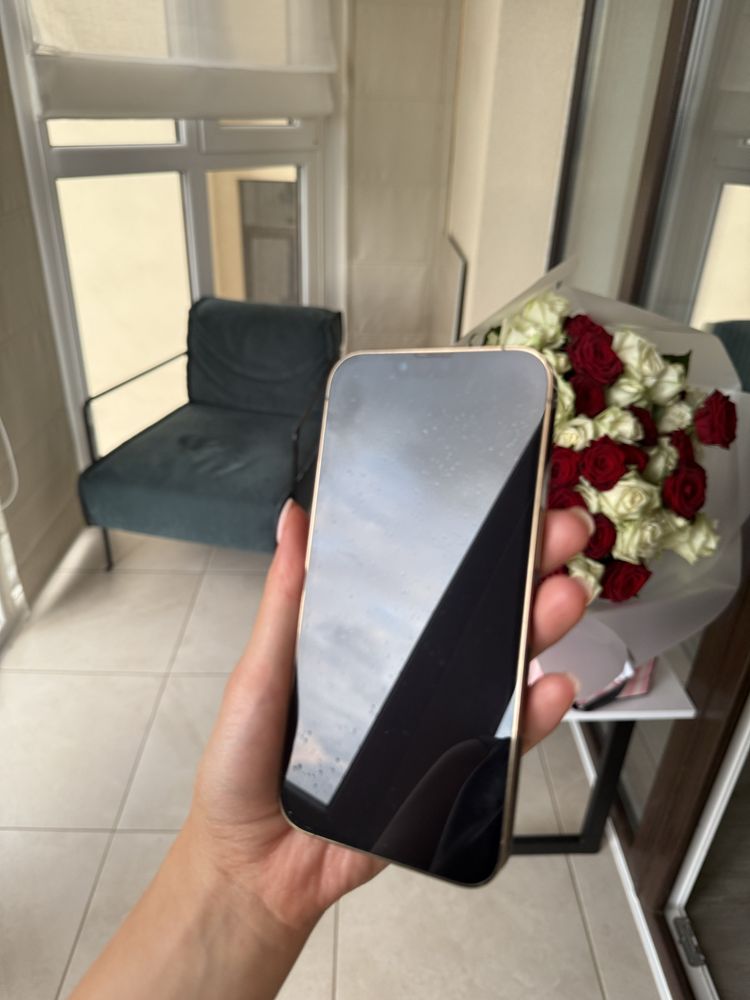 iphone 13 pro золотой в хорошем состоянии с коробкой
