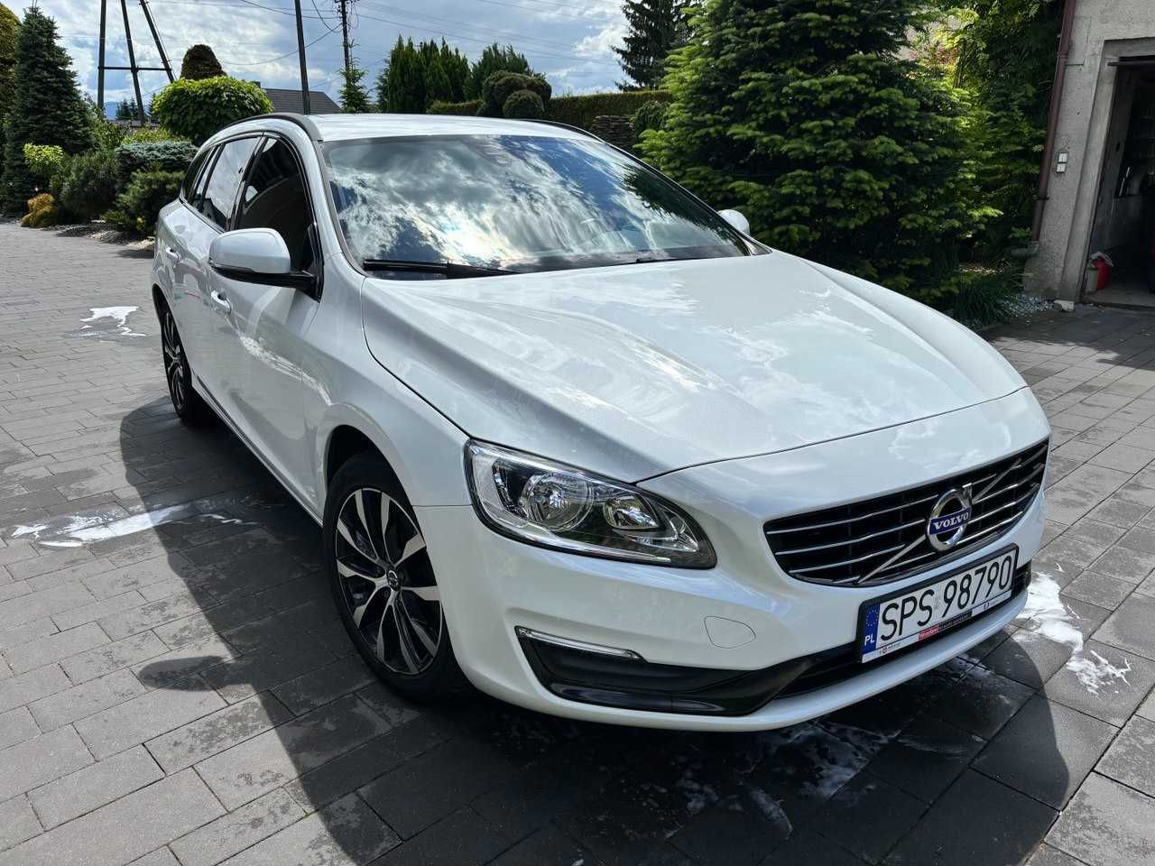 Volvo V60 2017r D3 150KM Automat
