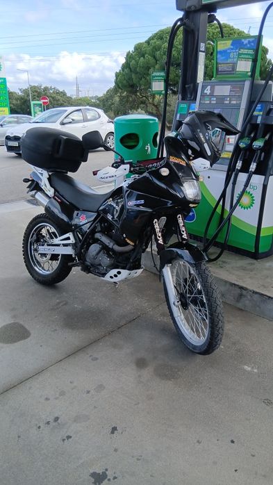 Vendo Mota Suzuki DR