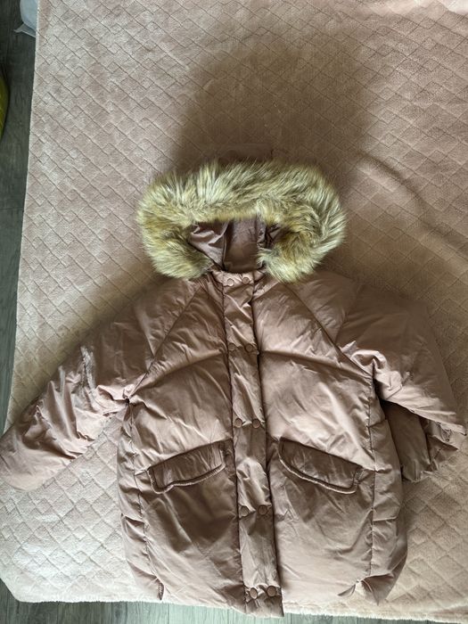 Пухова курточка zara