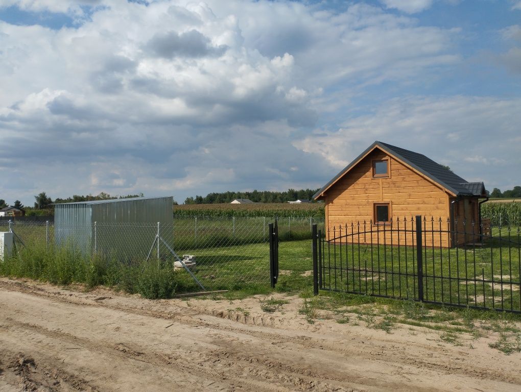 Dzialka nad jeziorem