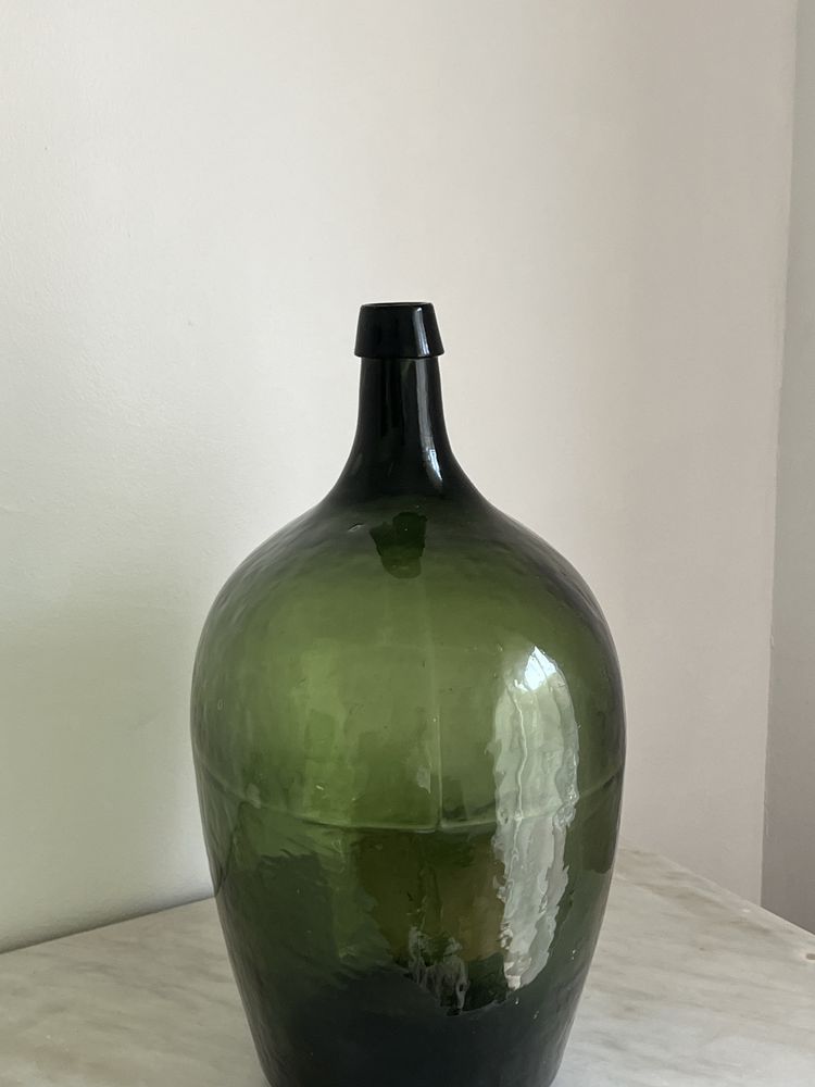 Garrafão antigo em vidro verde – damajuana soprada (ideal decoração)