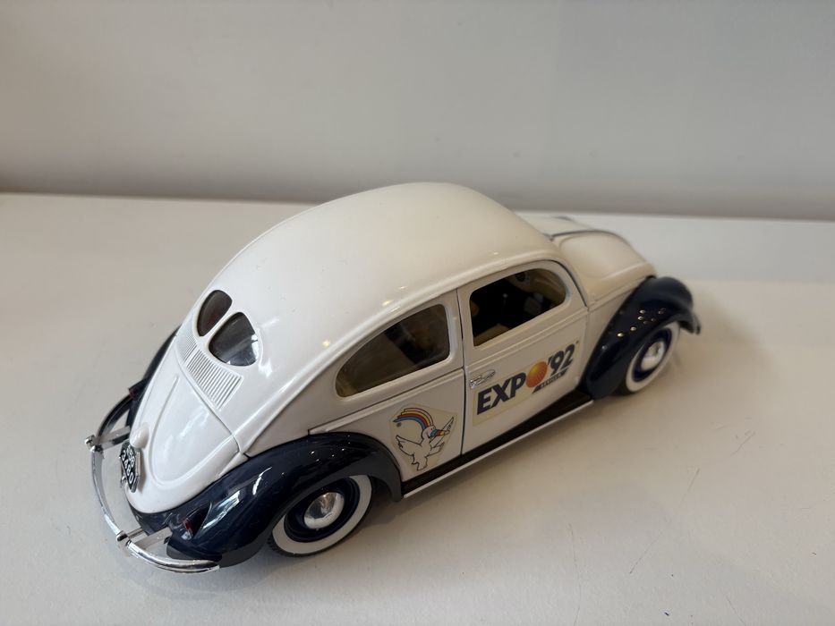 Model Volkswagen Beetle Garbus 1:18 Solido (bburago maisto welly)