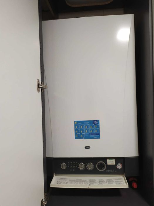 Caldeira condensação gás natural BAXI 24kW (AQS + Aq. central) - 2009