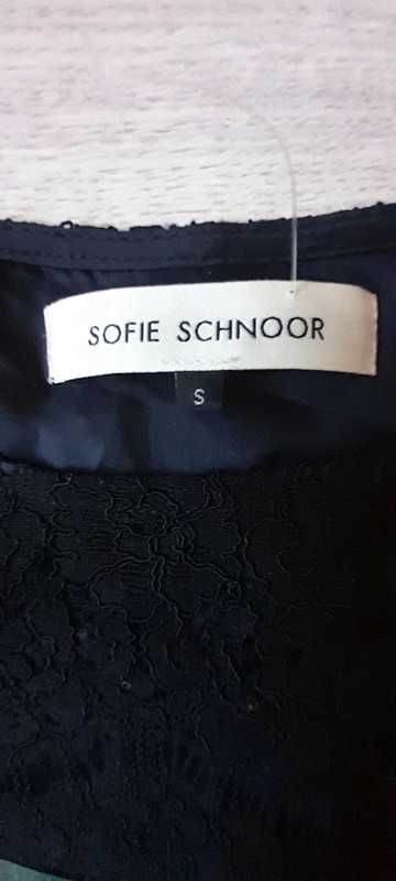 Koronkowa sukienka. Sofie Schnoor