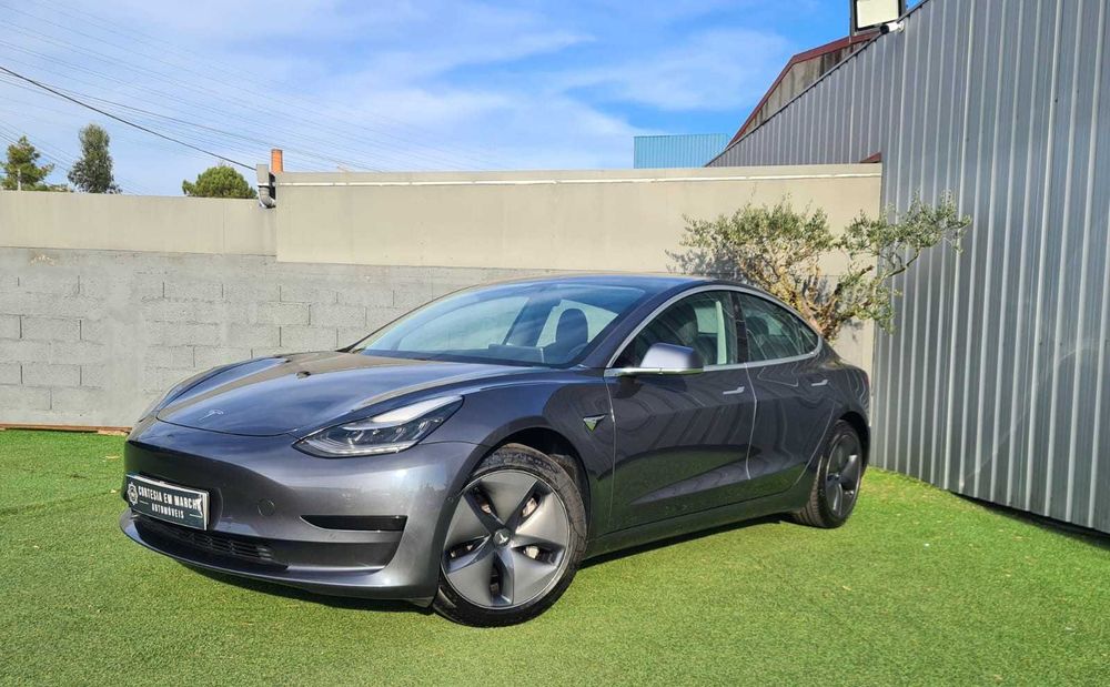 Tesla
Model 3 Standard Range Plus RWD