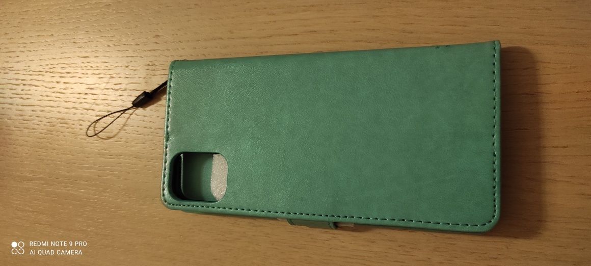 Etui typu portfel do LG K42