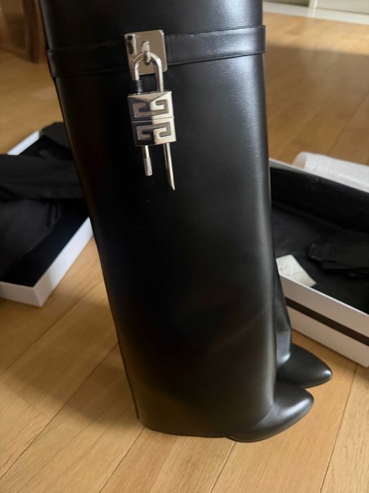 Kultowe kozaki Givenchy Shark Lock 38,5