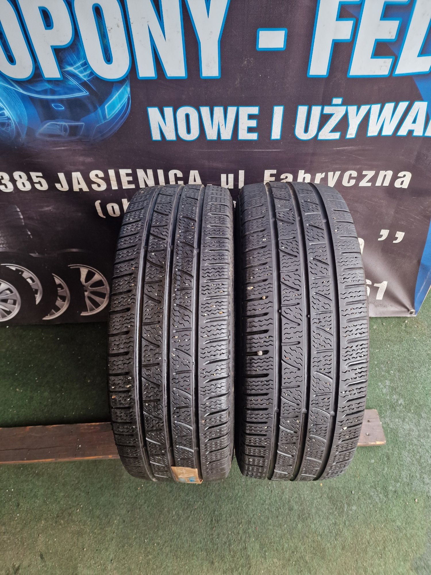 Opony Całoroczne 235/65/16C Pirelli wzmacniane Para