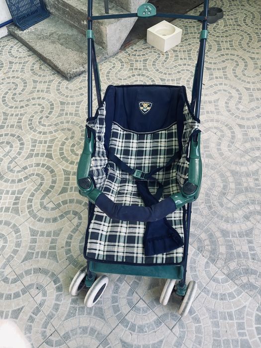Vendo carrinho de bebê tipo guarda-chuva