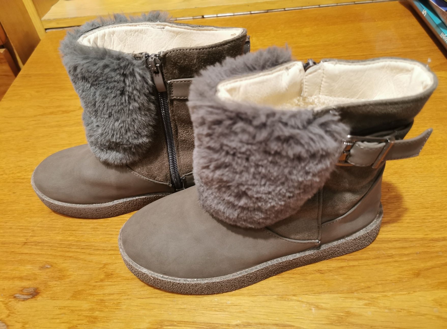 Зимові чобітки черевички ботінки уги. Зимние сапоги, ботинки, дутики
