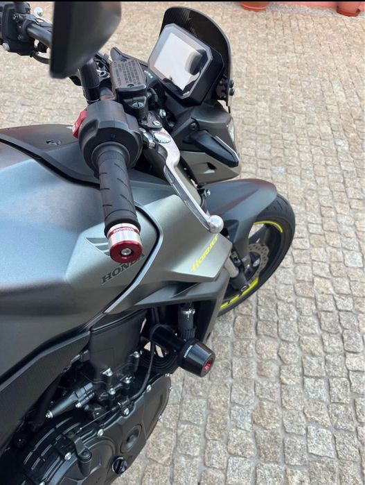 Honda Hornet 750  35 kW