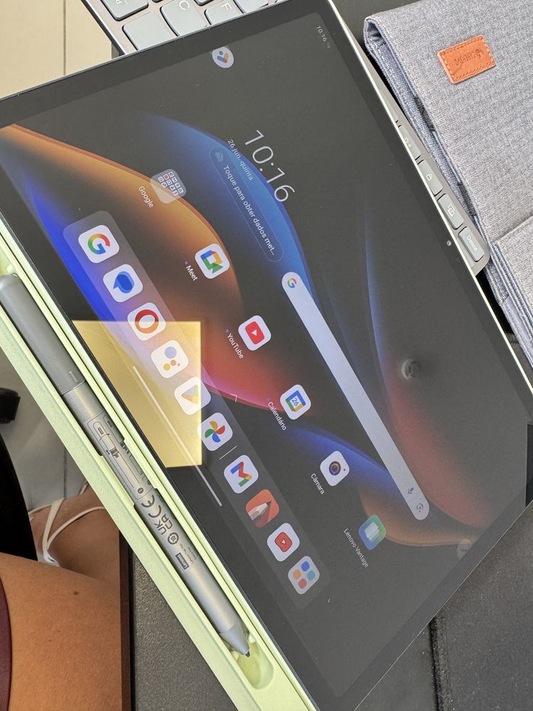 Vendo tablete completamente novo com capa e teclado wireless