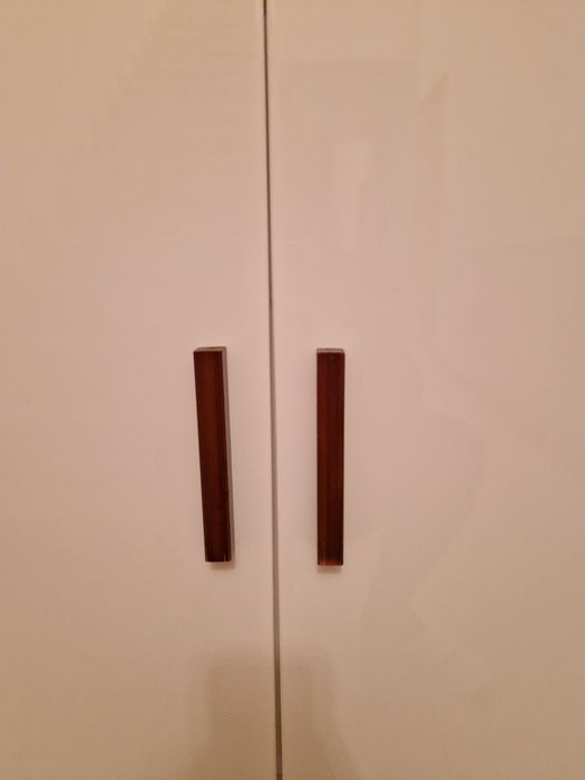 Aparador branco de 2 portas