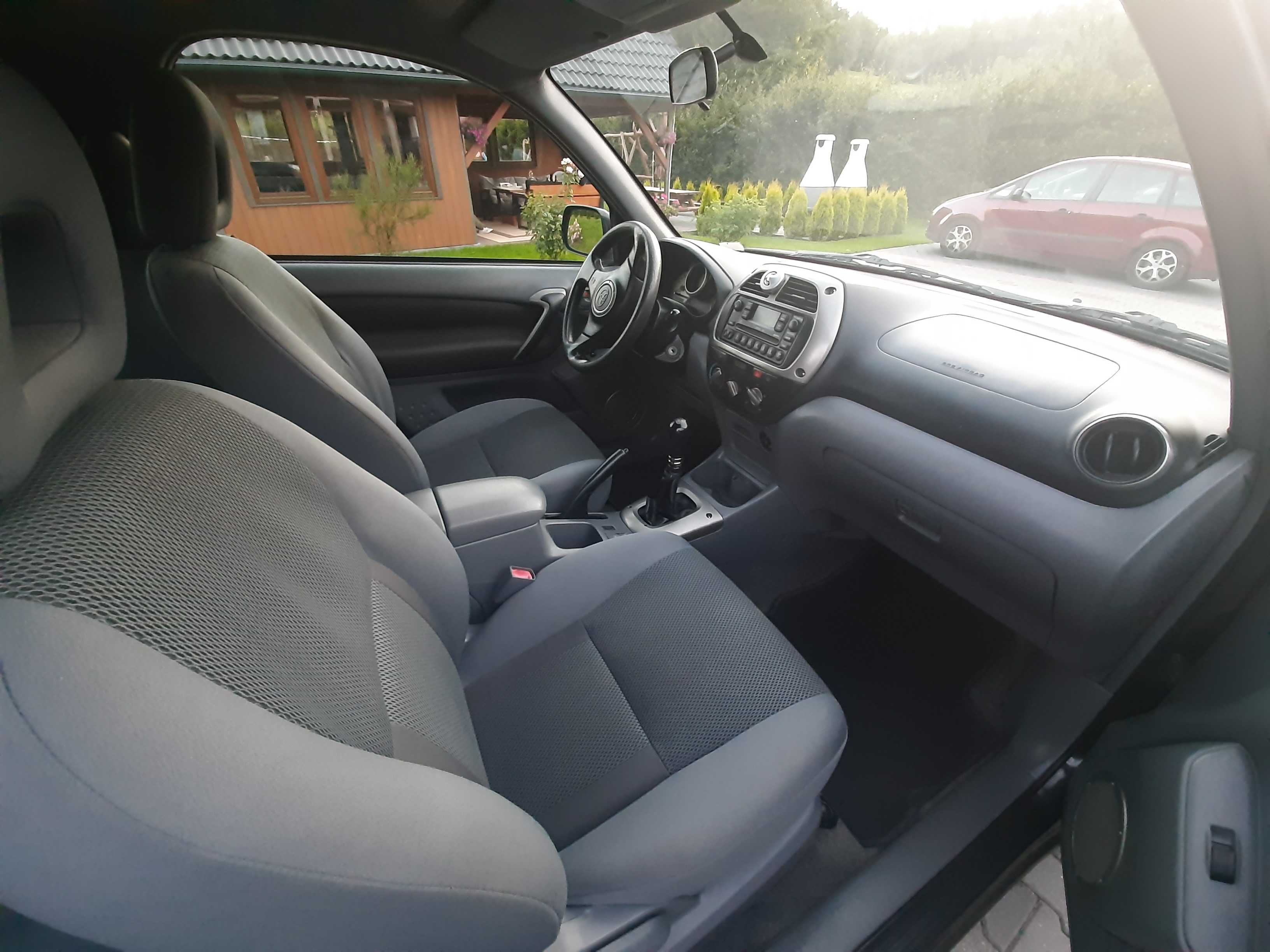 Toyota Rav 4   2002 r   1,8 benzyna