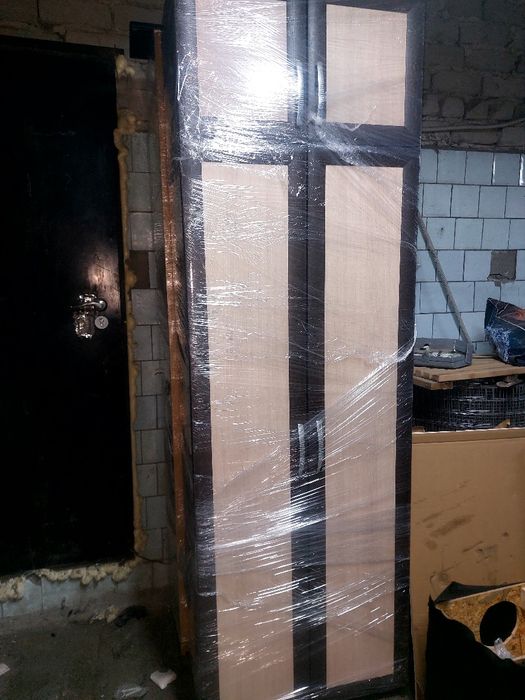 Продам прихожую 215х225х36
