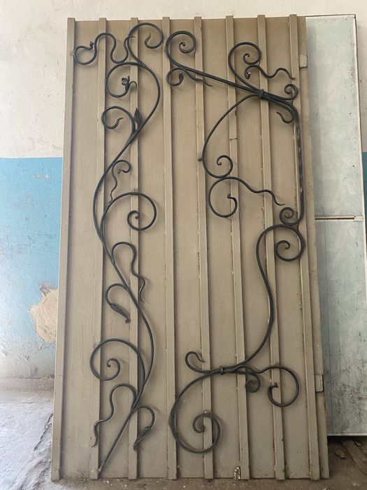 Кованні гаражні ворота