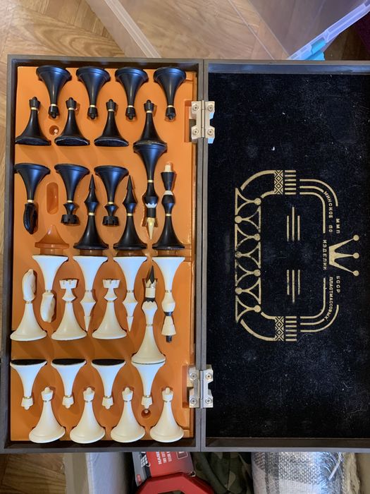 Шахмати              .