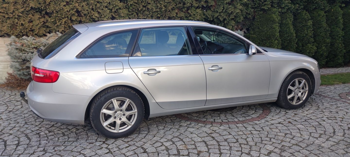 Audi A4 B8 2.0 TDI Avant 143 KM 2012r.