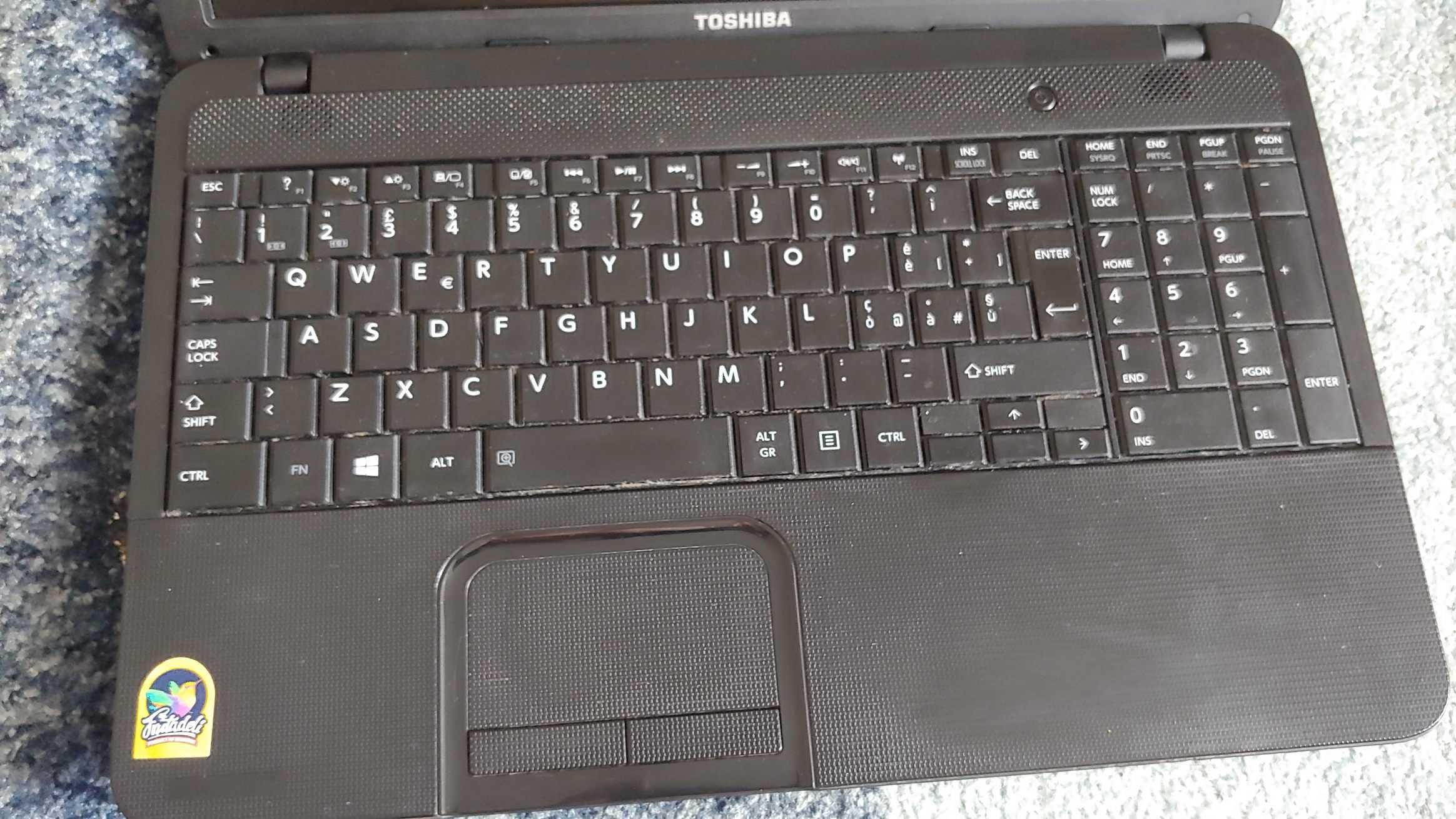 Ноутбук Toshiba C850 Батарея новая 2 ядра Озу 4Гб, Hdd 240Гб Рабочий