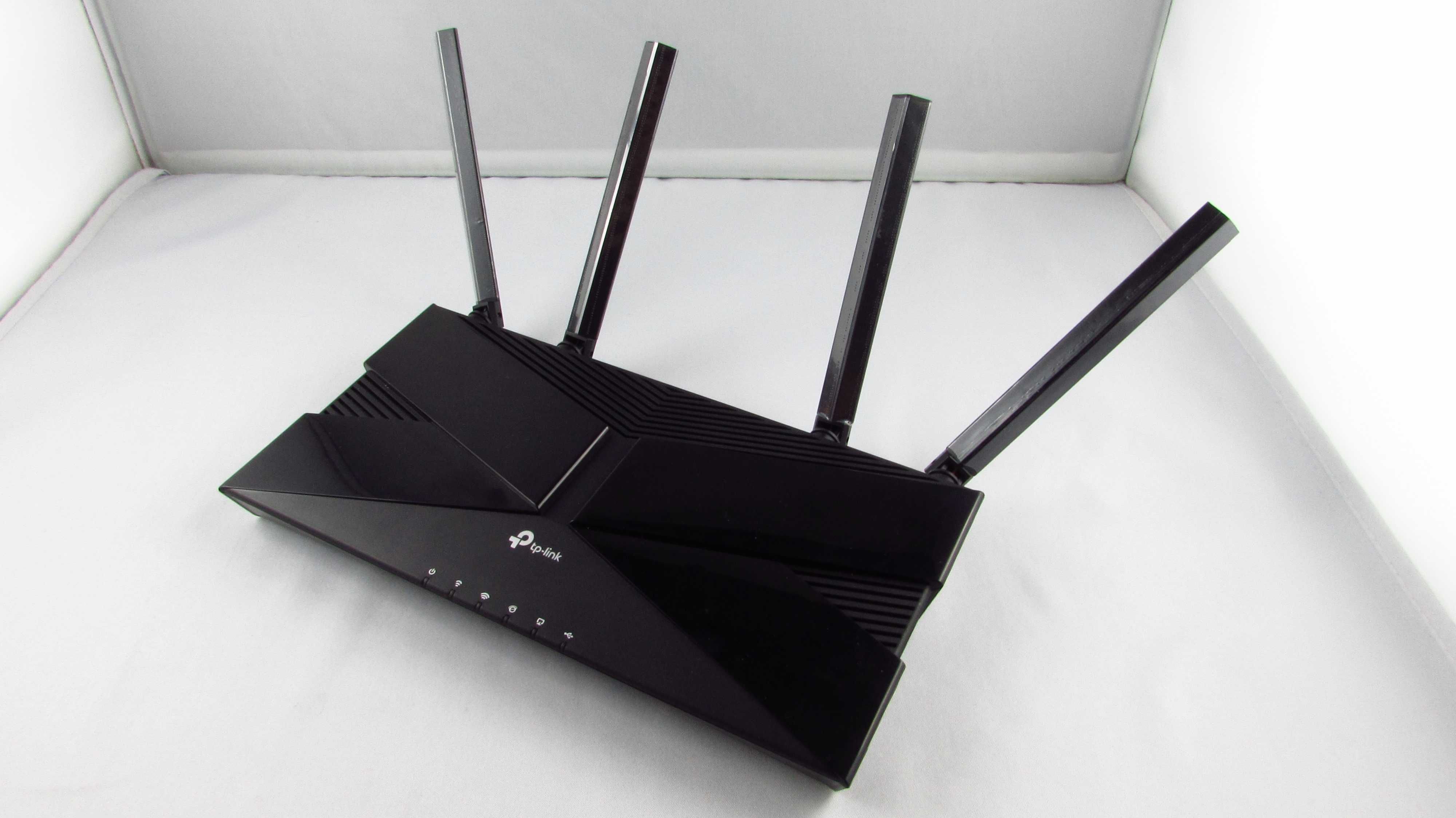 TP-LINK - Router EX220 (1800Mb/s a/b/g/n/ac/ax)