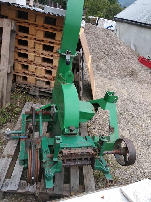 Rębak, rozdrabniacz do gałęzi