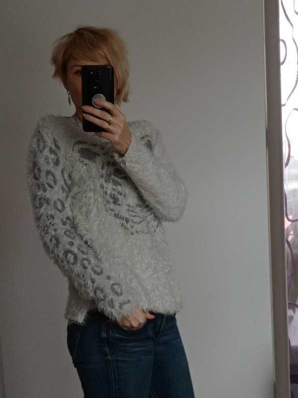 Sweter z tygryskiem 38/40