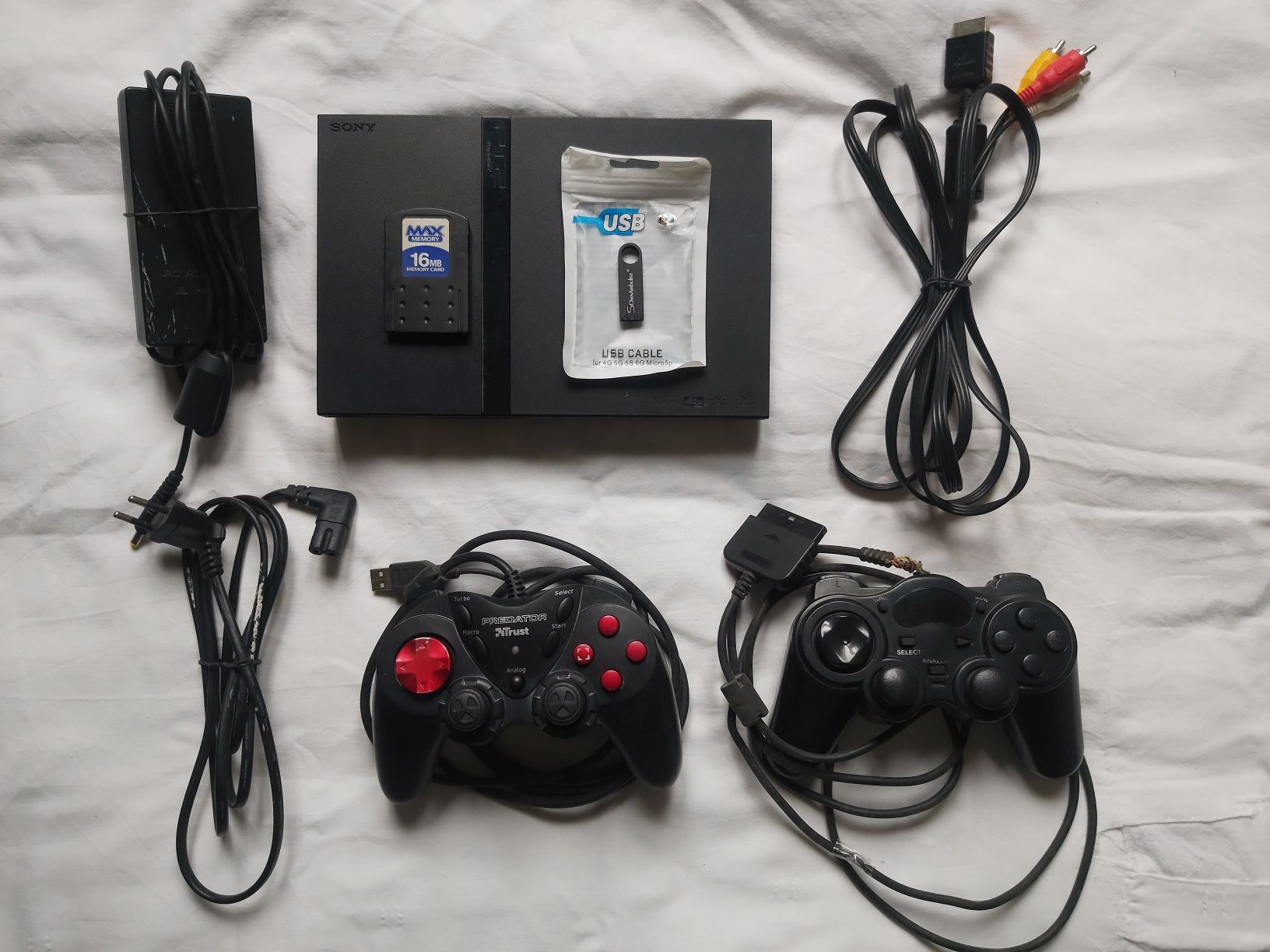 PS2 Slim + 2 comandos + Memory Card (FMCB) + Pen com 30 Jogos