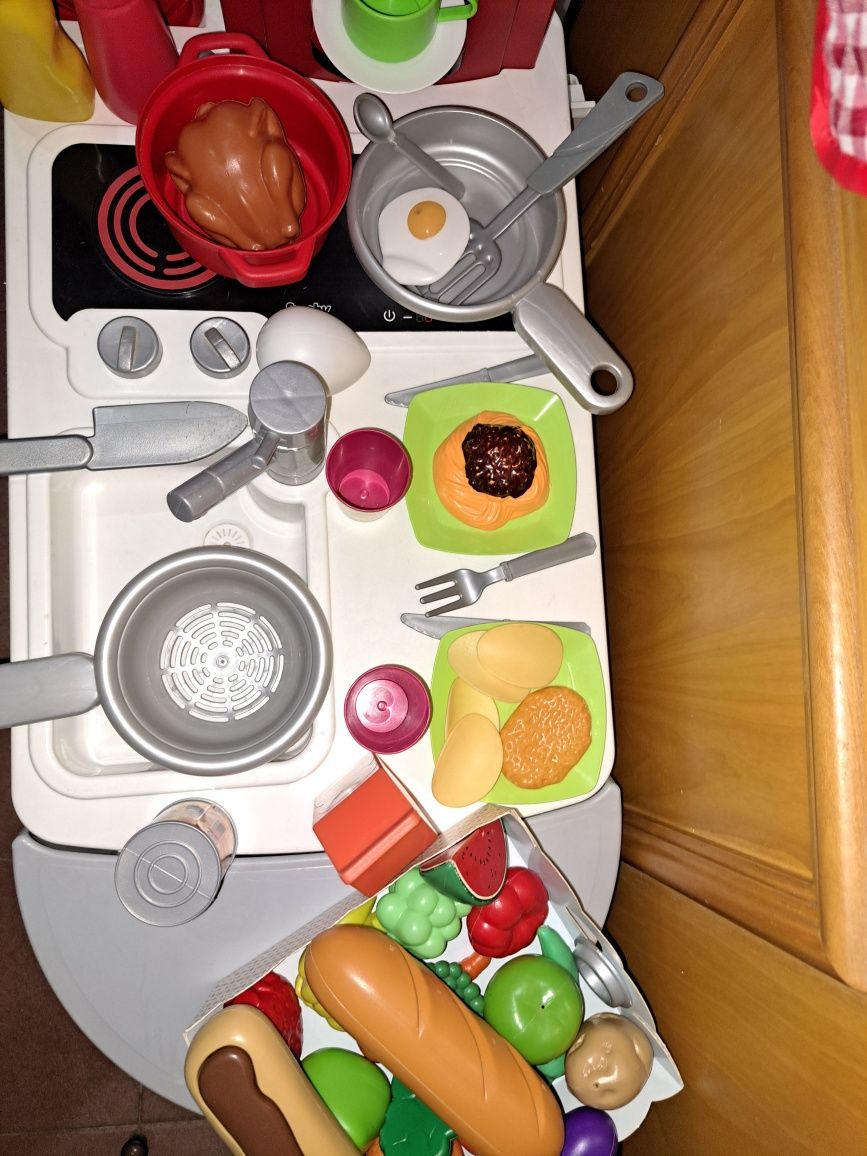 Brinquedo Cozinha Infantil + 57 peças de alimentos de brincar e loiça