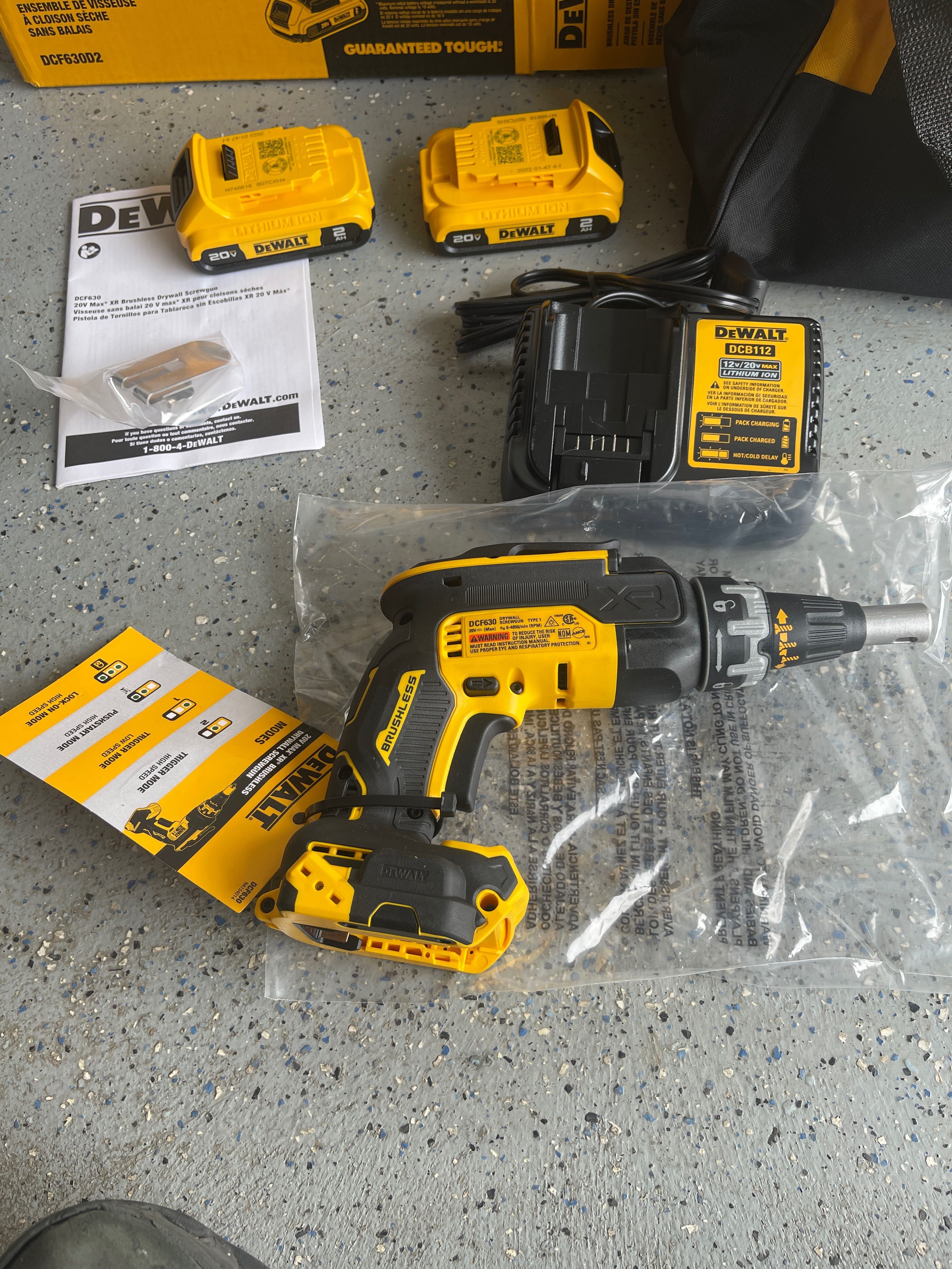 Dewalt Pladur NOVO  MODELO DCF 630