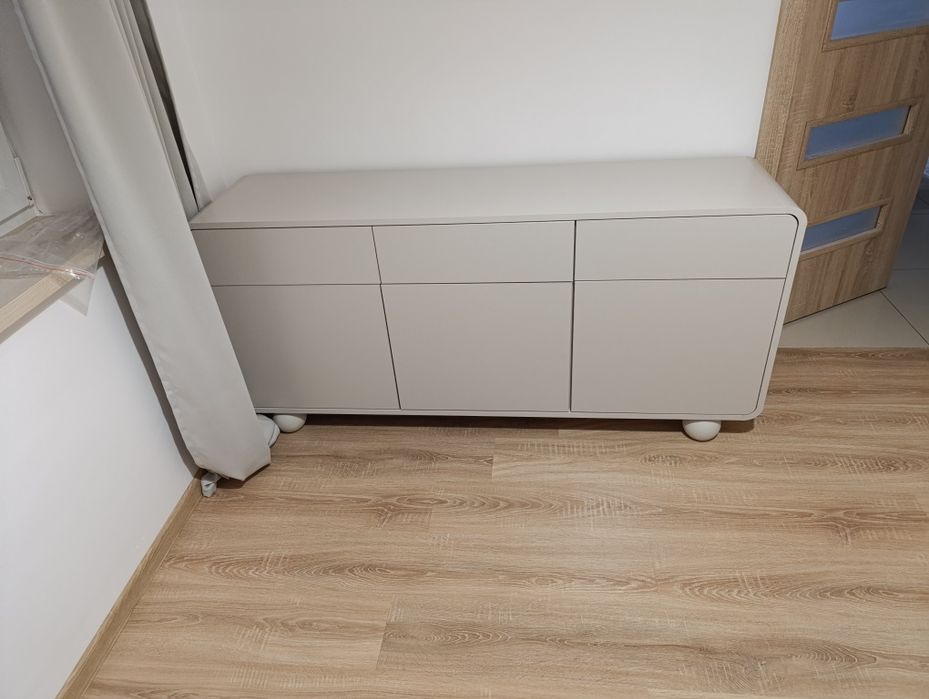 Zmontuje meble pokojowe, sypialnie, stoły, krzesła.