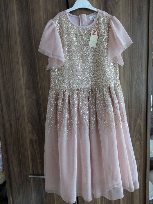 Сукня для урочистих подій