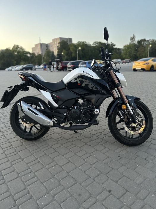 Мотоцикл Lifan KPS200