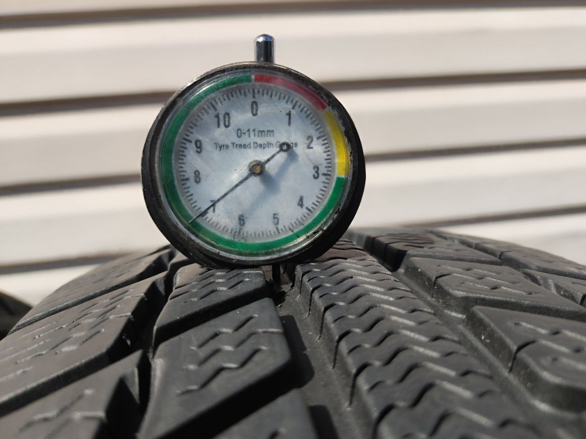 195.65.15 Dwie opony Michelin Alpin
