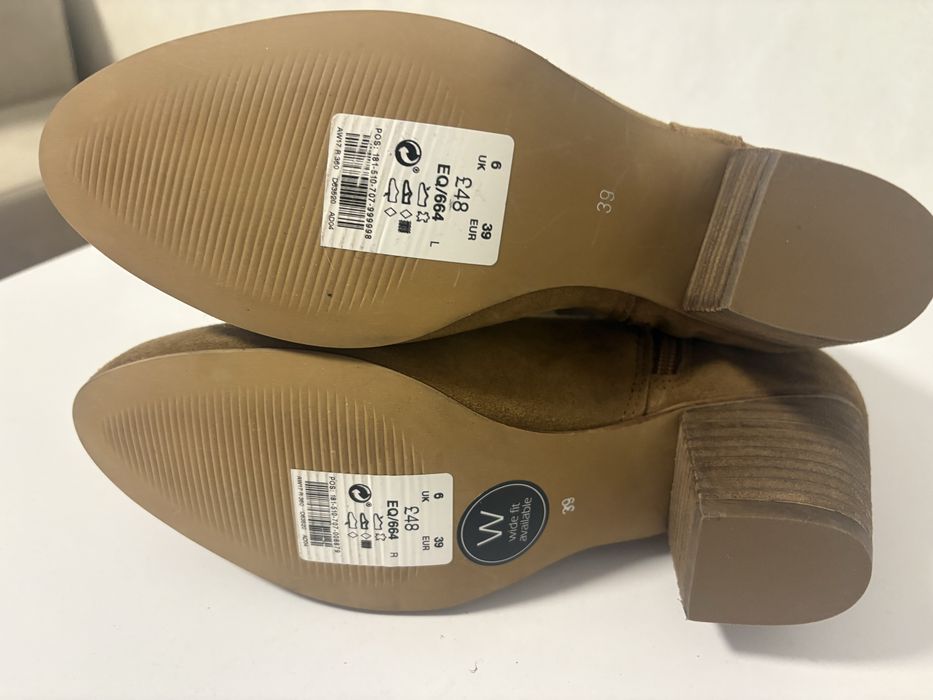 Продам козаки жіночі з натуральноі замші оригінальні