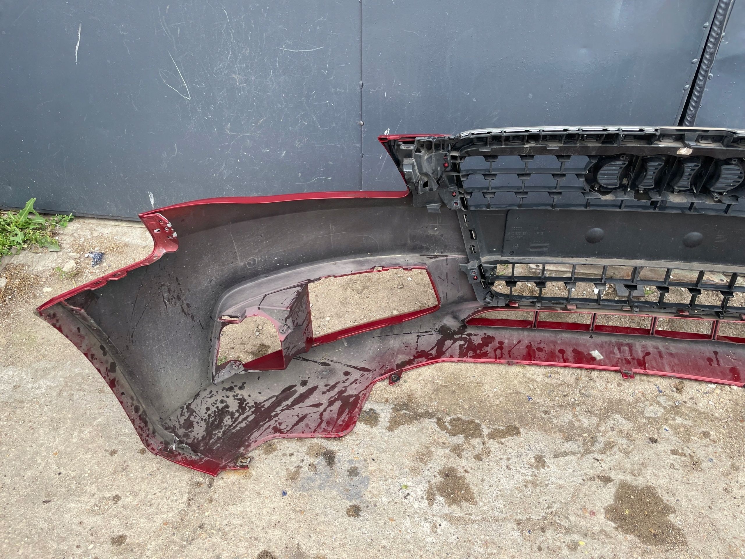 Audi A4 B8 zderzak przód przedni