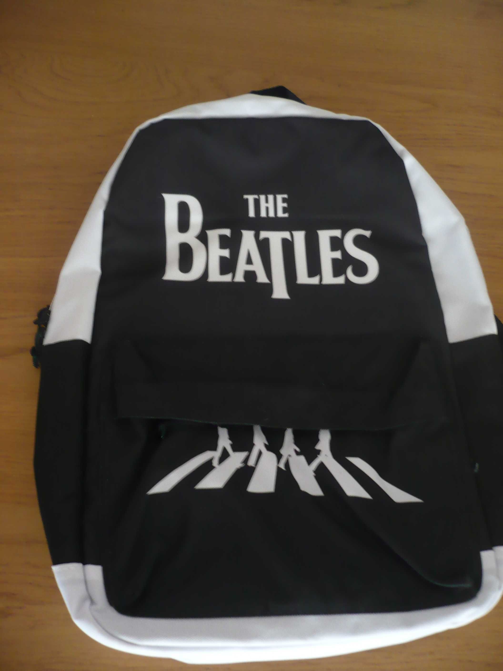 Mochila, Billie Eilish / Beatles