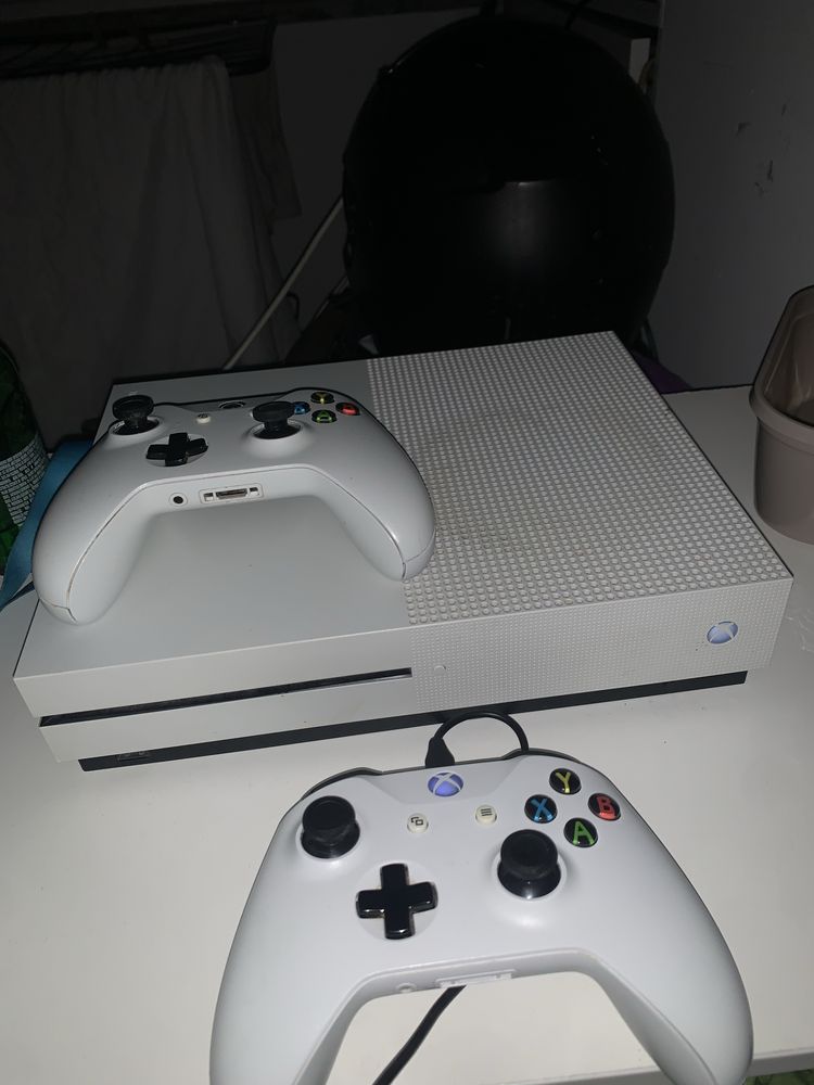 XBOX One s 500 gigas 2 comandos