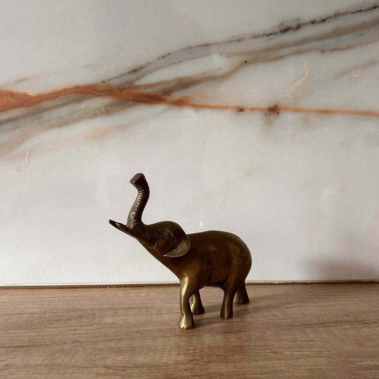 Вінтажна статуетка слон, латунь. Висота 11 см.
